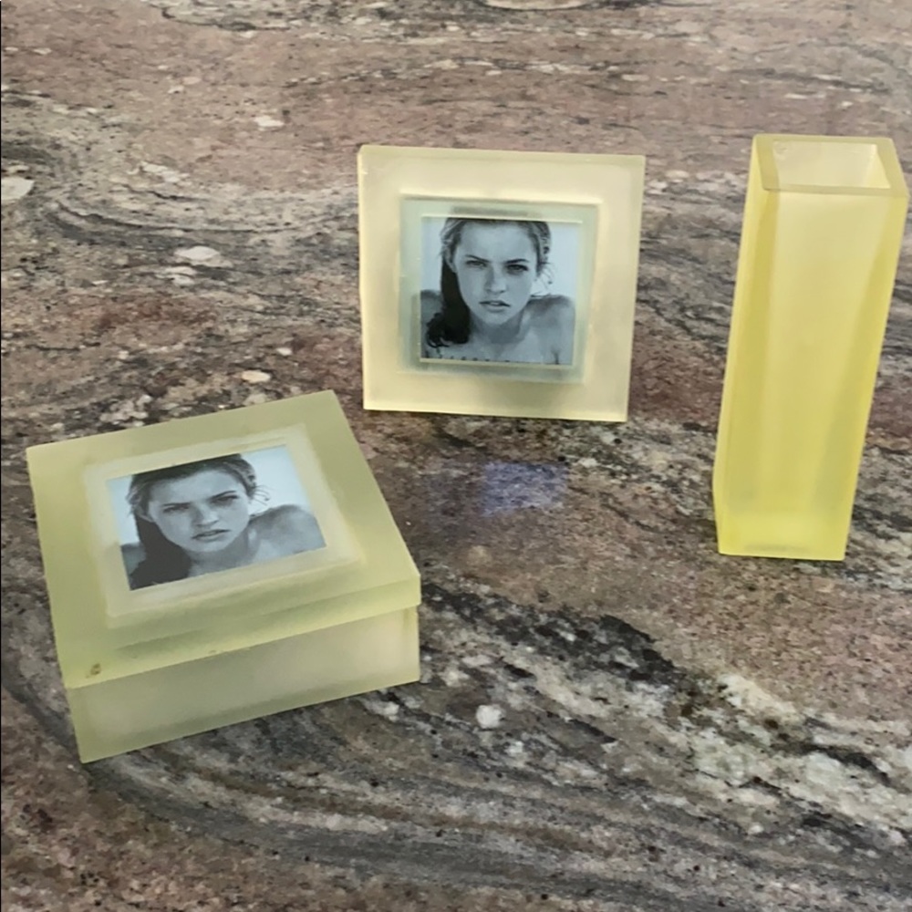 NEW IN BOX! Perry Ellis 3 Pc Set-Frame, Box & Vase